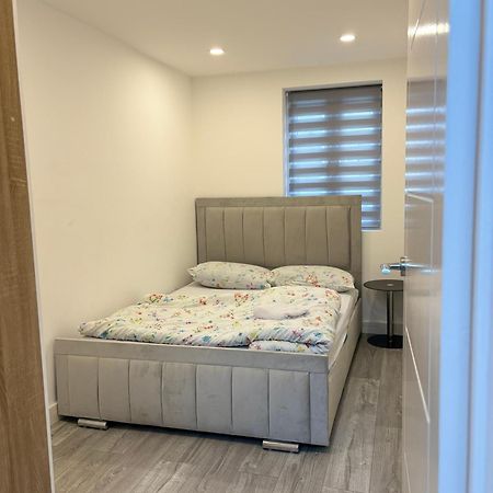 Newly Build 2Br Property With Free Parking High Wycombe Dış mekan fotoğraf
