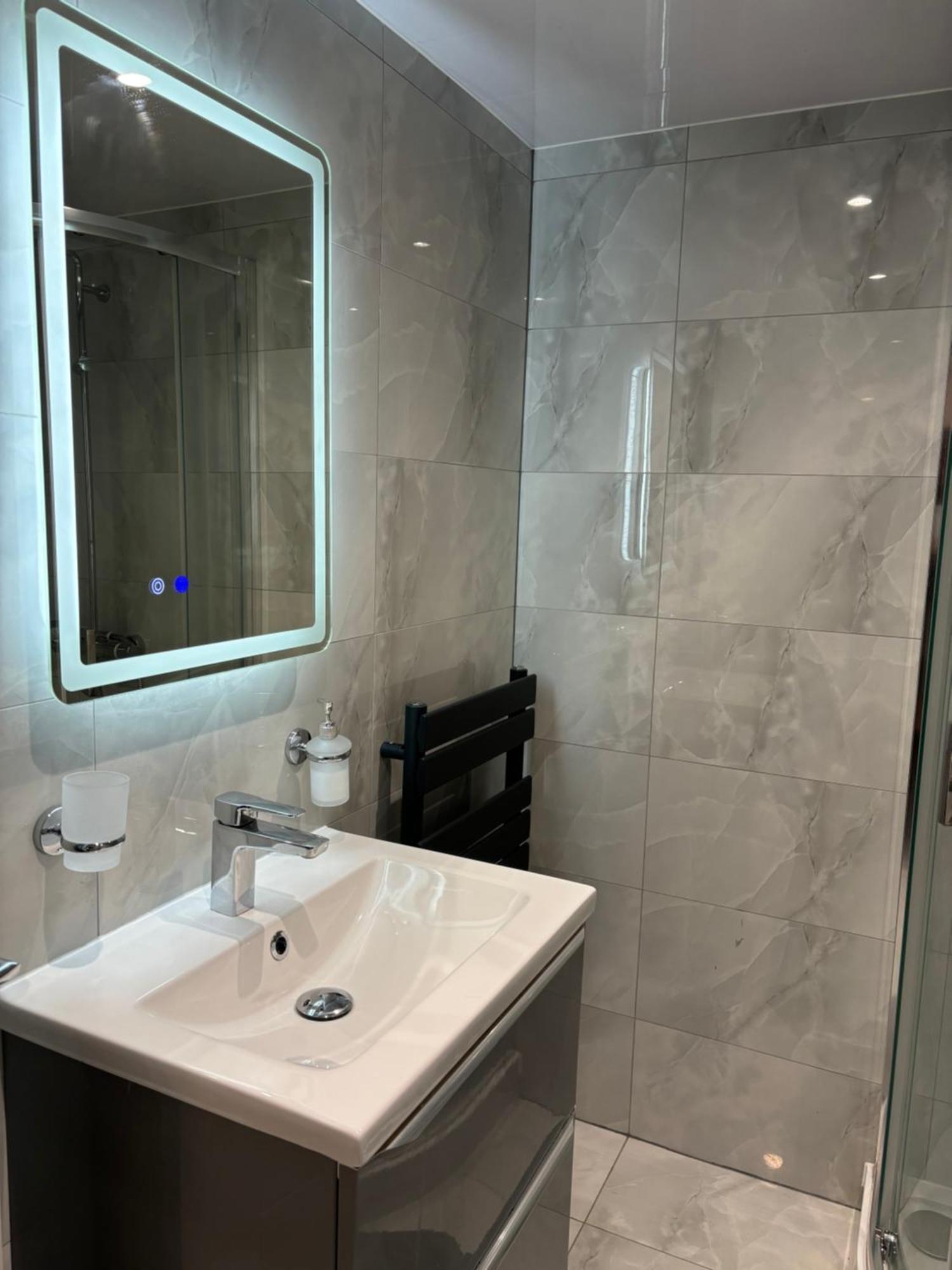Newly Build 2Br Property With Free Parking High Wycombe Dış mekan fotoğraf