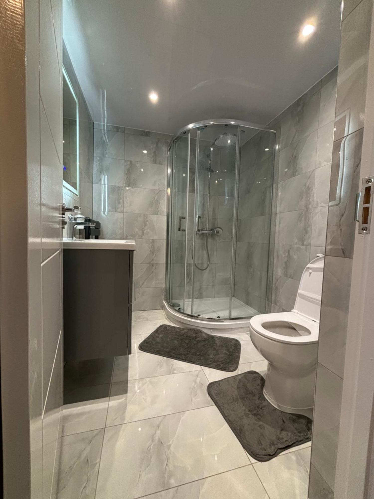 Newly Build 2Br Property With Free Parking High Wycombe Dış mekan fotoğraf