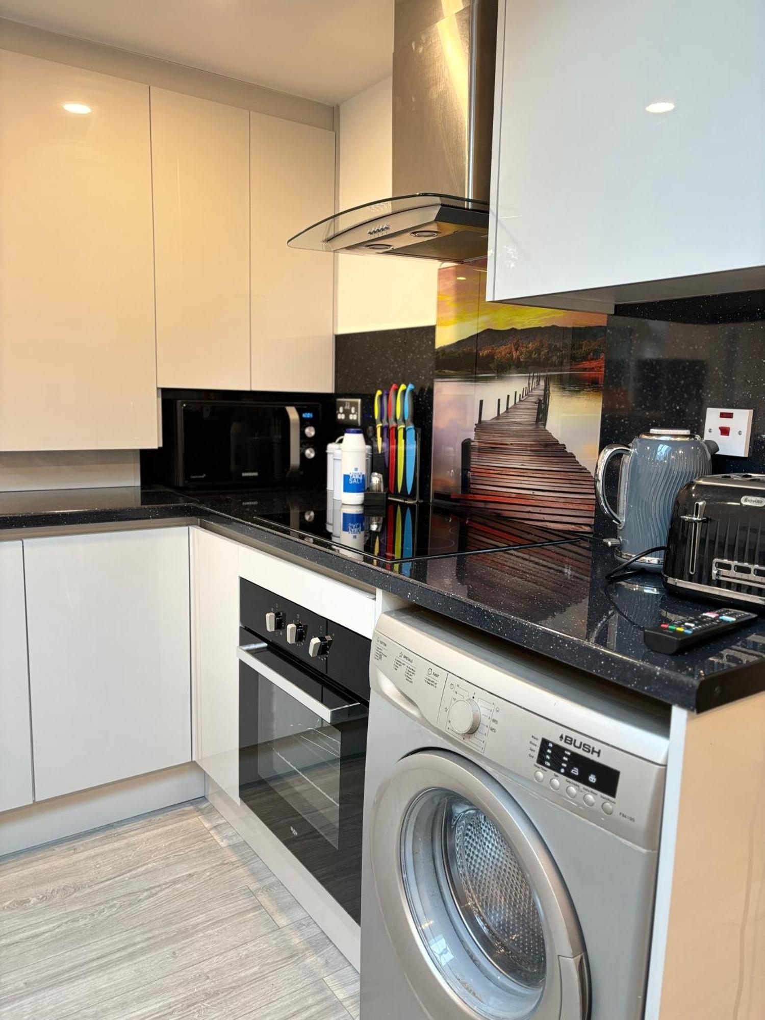 Newly Build 2Br Property With Free Parking High Wycombe Dış mekan fotoğraf
